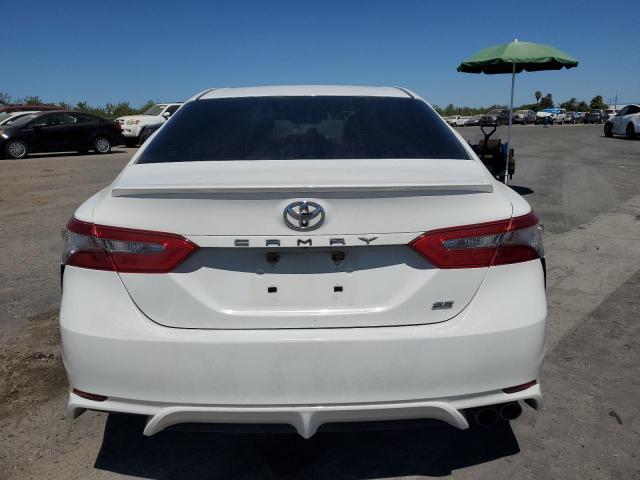 JTNB11HK3J3012947 - 2018 TOYOTA CAMRY L თეთრი ფოტო 6