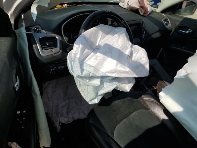 3C4NJCBB7KT693044 - 2019 JEEP COMPASS LATITUDE 白色 照片 8