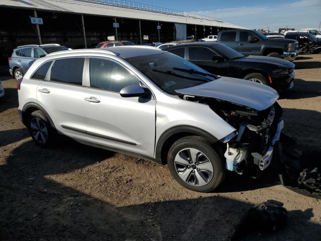 KNDCB3LC7L5396949 - 2020 KIA NIRO LX SILVER photo 4