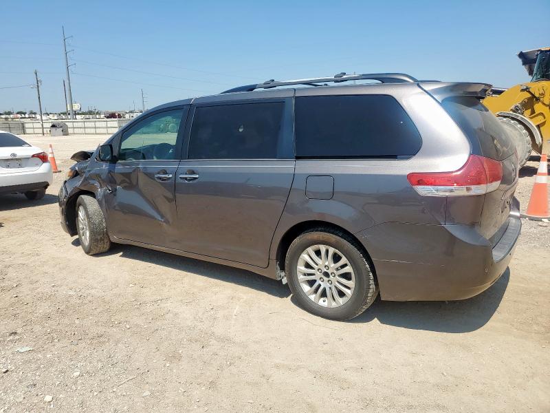 5TDYK3DC1CS279902 - 2012 TOYOTA SIENNA XLE GRAY photo 2
