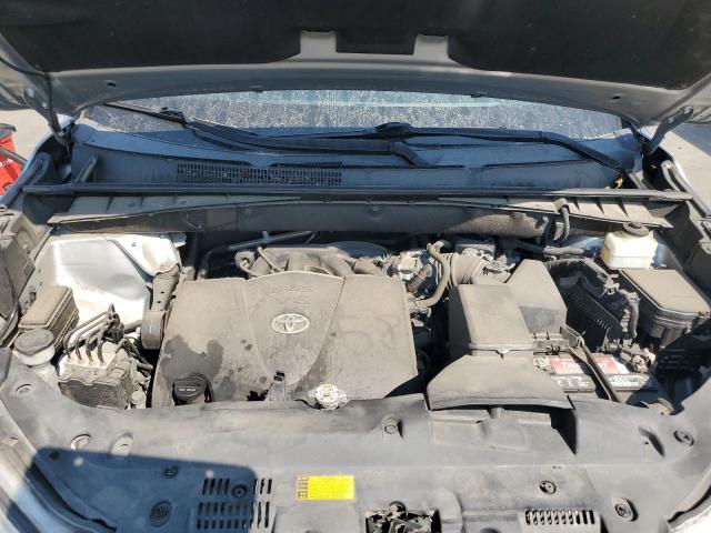 5TDKZRFH8KS555407 - 2019 TOYOTA HIGHLANDER SE SILVER photo 12