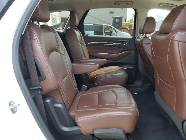 5GAEVCKW4JJ256441 - 2018 BUICK ENCLAVE AVENIR 白色 照片 11