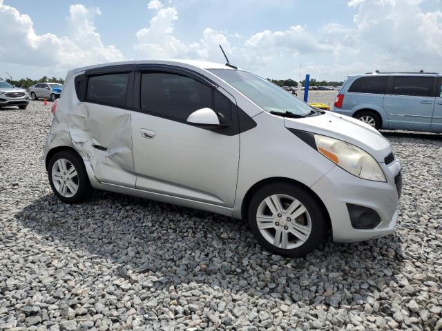 KL8CD6S96EC516507 - 2014 CHEVROLET SPARK 1LT Күміс фото 4