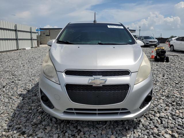 KL8CD6S96EC516507 - 2014 CHEVROLET SPARK 1LT Күміс фото 5