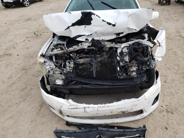 2T1BU4EE1CC916740 - 2012 TOYOTA COROLLA BASE Սպիտակ լուսանկար 13