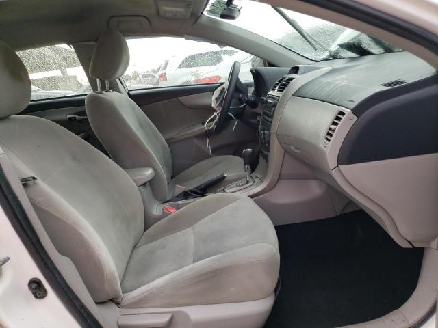 2T1BU4EE1CC916740 - 2012 TOYOTA COROLLA BASE Սպիտակ լուսանկար 9