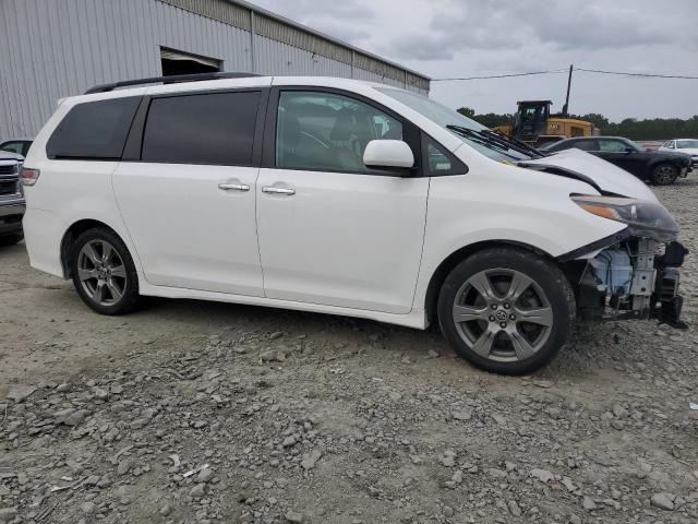 5TDXZ3DC8KS976876 - 2019 TOYOTA SIENNA SE WHITE photo 4