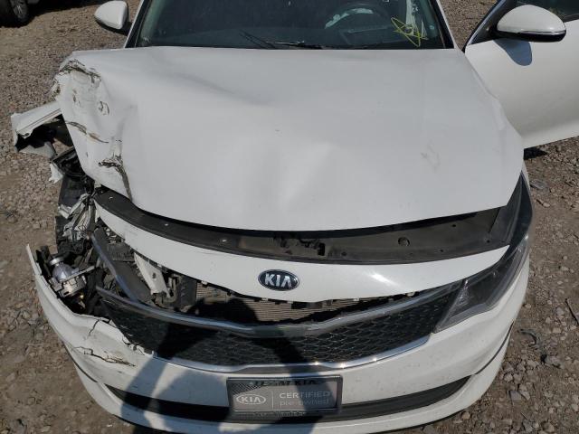 5XXGT4L30JG268632 - 2018 KIA OPTIMA LX WHITE photo 11