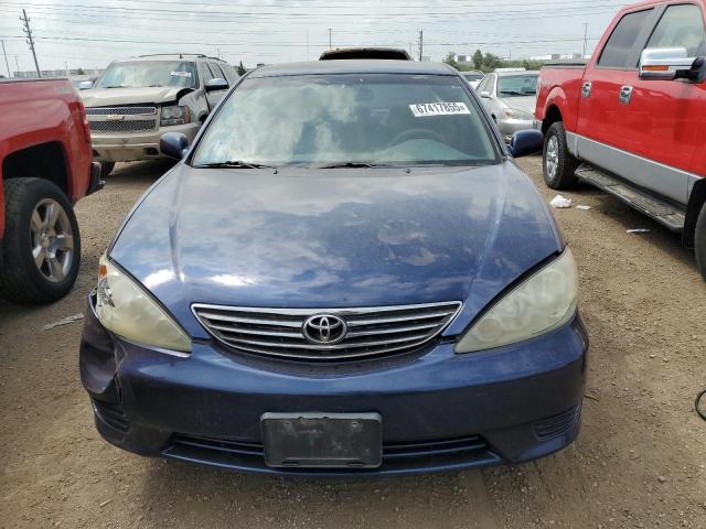 4T1BE32K95U077021 - 2005 TOYOTA CAMRY LE BLUE photo 5