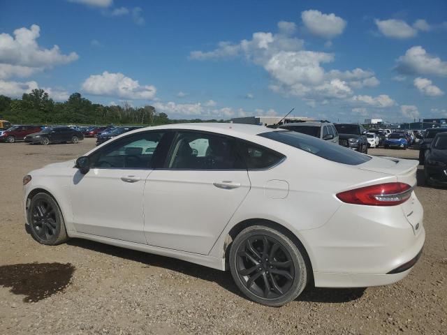 3FA6P0HD4JR281000 - 2018 FORD FUSION SE WHITE photo 2