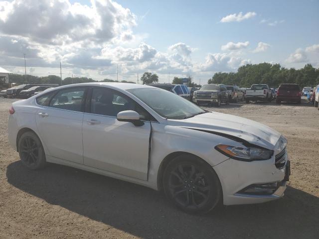 3FA6P0HD4JR281000 - 2018 FORD FUSION SE WHITE photo 4