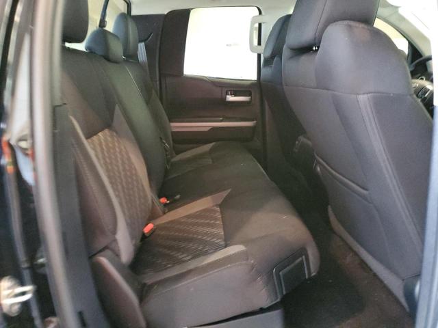5TFUY5F15JX700323 - 2018 TOYOTA TUNDRA DOUBLE CAB SR/SR5 BLACK photo 10