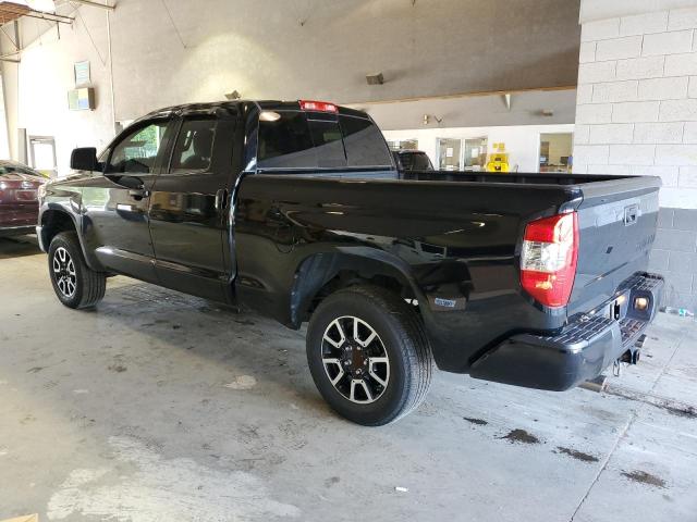 5TFUY5F15JX700323 - 2018 TOYOTA TUNDRA DOUBLE CAB SR/SR5 BLACK photo 2