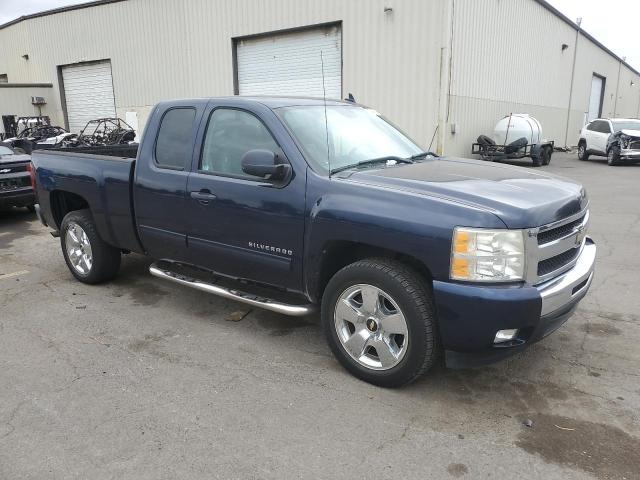 1GCRCSE04BZ157094 - 2011 CHEVROLET SILVERADO C1500 LT BLUE photo 4