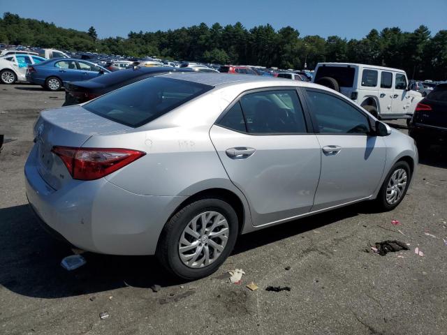 2T1BURHE9JC101028 - 2018 TOYOTA COROLLA L ვერცხლისფერი ფოტო 3