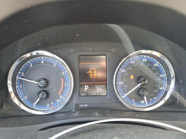 2T1BURHE9JC101028 - 2018 TOYOTA COROLLA L ვერცხლისფერი ფოტო 9