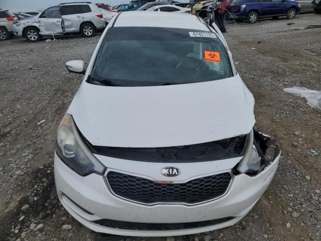 KNAFX4A61E5160329 - 2014 KIA FORTE LX WHITE photo 5