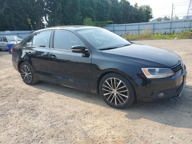 3VWDX7AJ8DM278996 - 2013 VOLKSWAGEN JETTA SE Negro foto 4