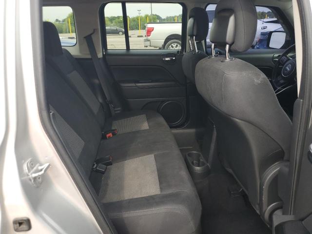 1J4NT1GA2BD236608 - 2011 JEEP PATRIOT SPORT SILVER photo 11