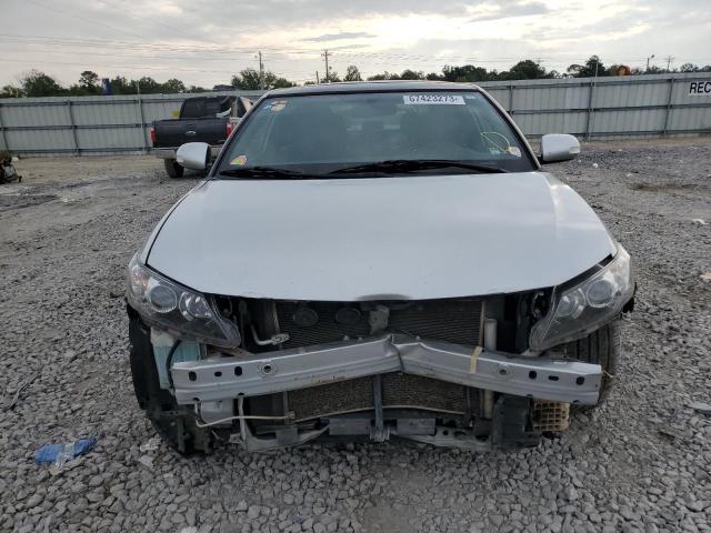 JTKJF5C78B3011962 - 2011 TOYOTA SCION TC 银色 照片 5