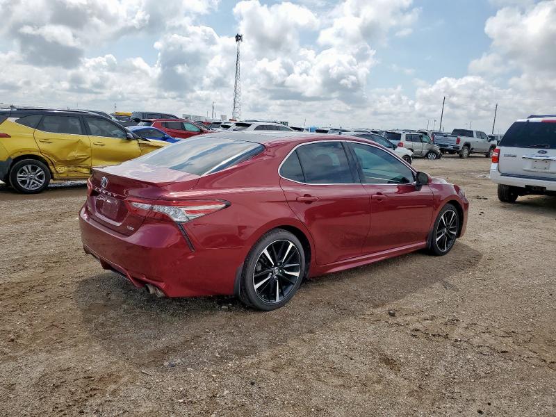4T1B61HKXJU586876 - 2018 TOYOTA CAMRY XSE Qırmızı foto 3