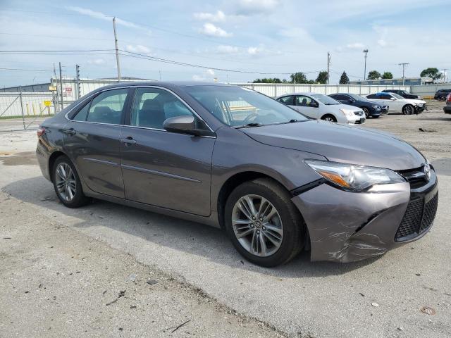 4T1BF1FK6HU406113 - 2017 TOYOTA CAMRY LE BROWN photo 4