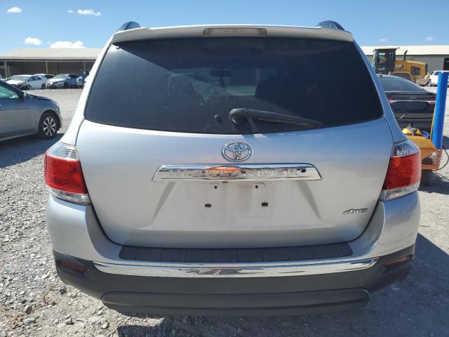 5TDBK3EH6DS216070 - 2013 TOYOTA HIGHLANDER BASE Արծաթագույն լուսանկար 6