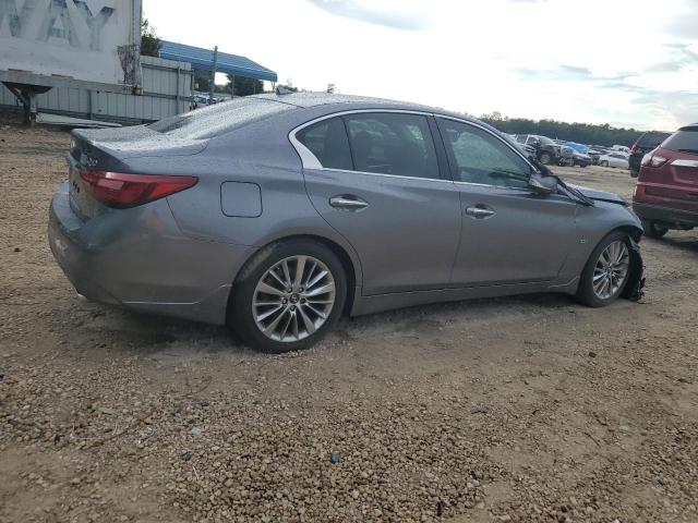 JN1EV7APXJM355704 - 2018 INFINITI Q50 LUXE GRAY photo 3