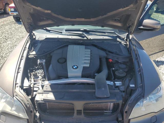 5UXZW0C52CL666579 - 2012 BMW X5 XDRIVE35D BROWN photo 11