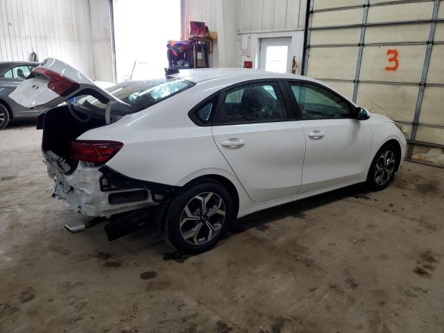 3KPF24AD4ME311716 - 2021 KIA FORTE FE WHITE photo 3