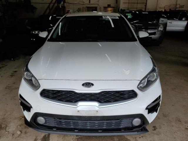 3KPF24AD4ME311716 - 2021 KIA FORTE FE WHITE photo 5
