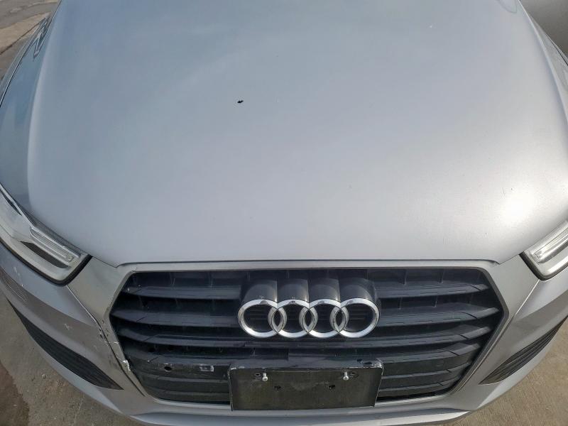 WA1BCCFS0JR026941 - 2018 AUDI Q3 PREMIUM Серебристый фото 12
