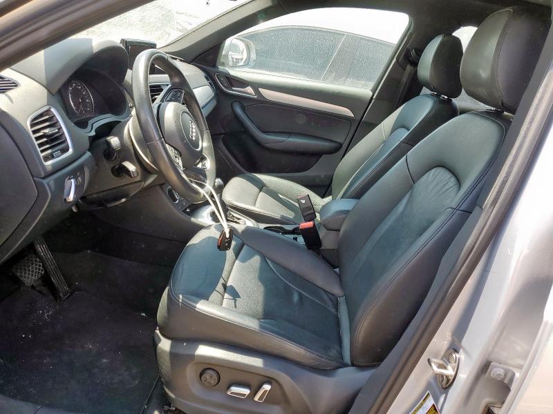 WA1BCCFS0JR026941 - 2018 AUDI Q3 PREMIUM Серебристый фото 7