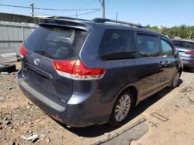 5TDYK3DC4ES439905 - 2014 TOYOTA SIENNA XLE BLUE photo 3