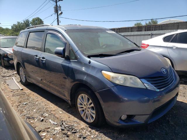 5TDYK3DC4ES439905 - 2014 TOYOTA SIENNA XLE BLUE photo 4