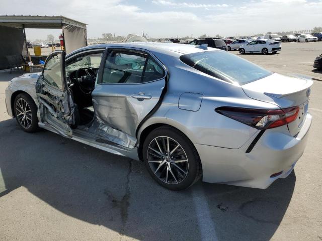 4T1G11AK6PU808109 - 2023 TOYOTA CAMRY SE NIGHT SHADE SILVER photo 2