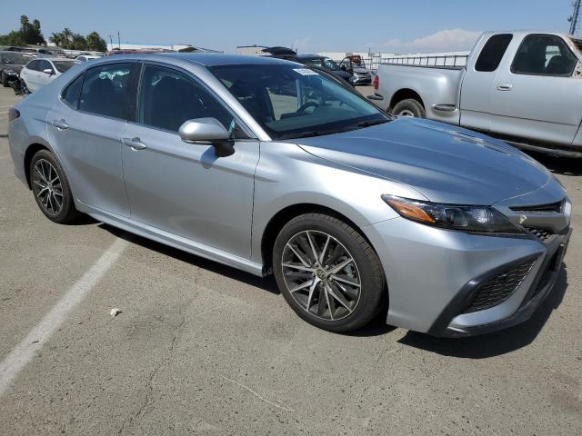 4T1G11AK6PU808109 - 2023 TOYOTA CAMRY SE NIGHT SHADE SILVER photo 4