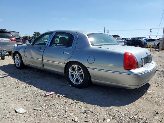 1LNHM83W96Y601791 - 2006 LINCOLN TOWN CAR DESIGNER SILVER photo 2