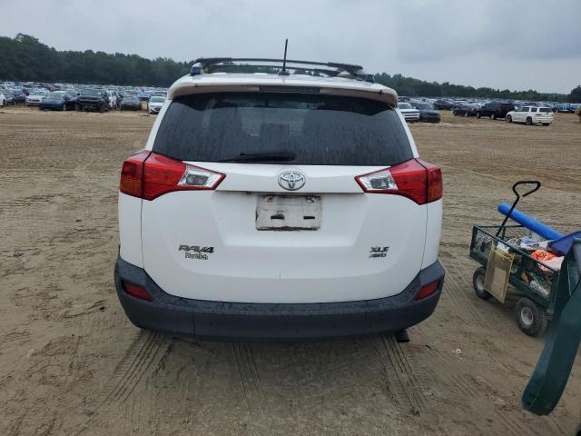 JTMRFREV5FD128752 - 2015 TOYOTA RAV4 XLE 白色 照片 6