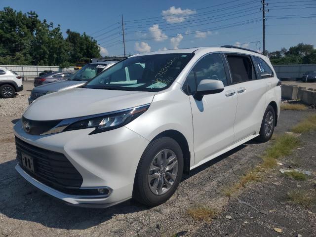 2023 TOYOTA SIENNA XLE, 