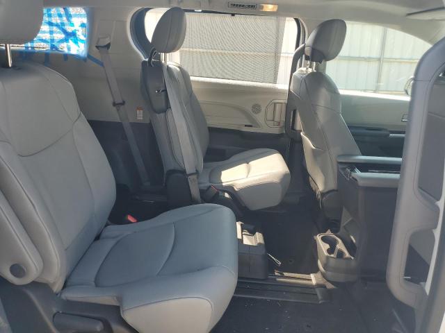 5TDJRKEC4PS162956 - 2023 TOYOTA SIENNA XLE WHITE photo 11
