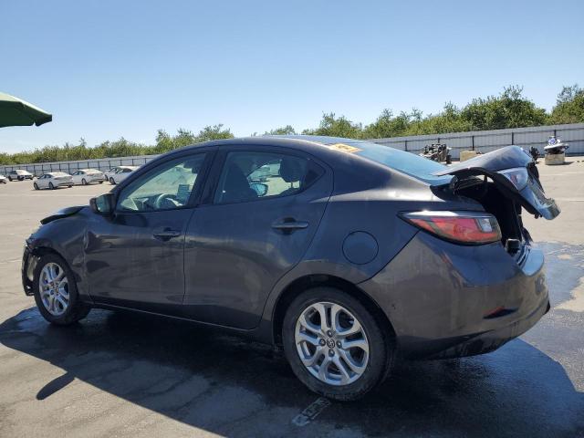 3MYDLBZV2GY104381 - 2016 TOYOTA SCION IA GRAY photo 2