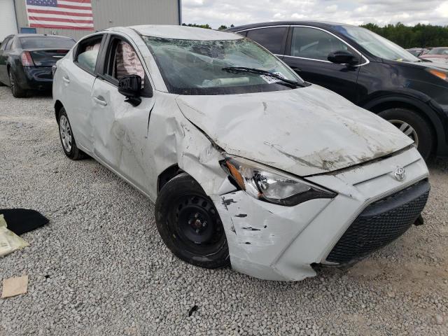 3MYDLBYV0KY520228 - 2019 TOYOTA YARIS L GRAY photo 4