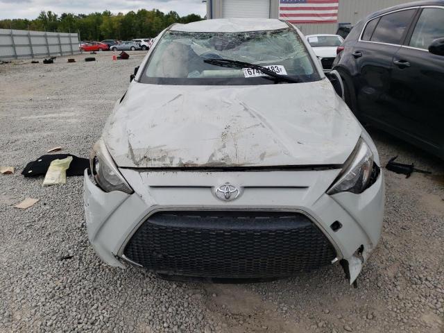 3MYDLBYV0KY520228 - 2019 TOYOTA YARIS L GRAY photo 5