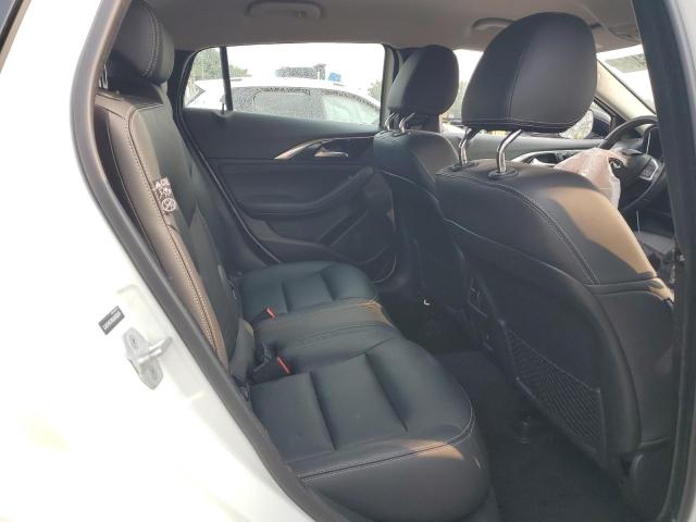 SJKCH5CR9JA055391 - 2018 INFINITI QX30 BASE WHITE photo 10
