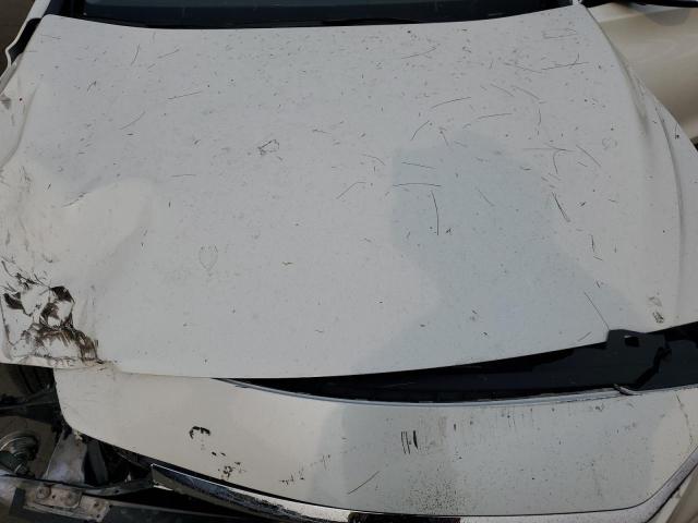 SJKCH5CR9JA055391 - 2018 INFINITI QX30 BASE WHITE photo 11