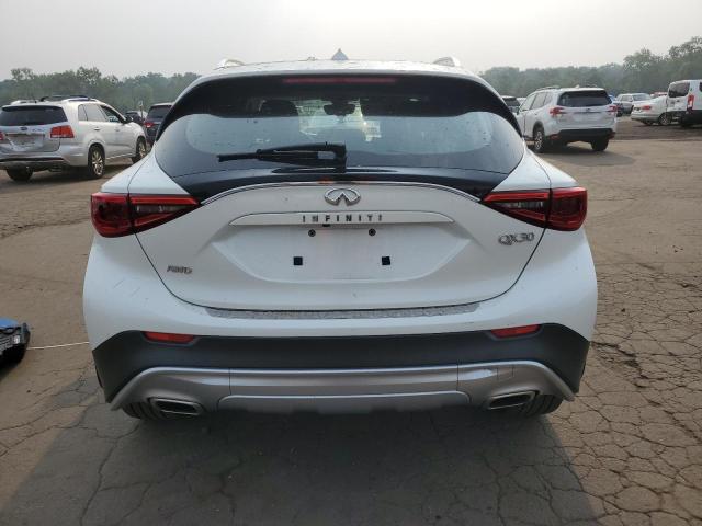 SJKCH5CR9JA055391 - 2018 INFINITI QX30 BASE WHITE photo 6