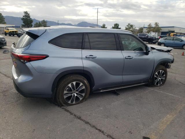 5TDGZRBH9MS092370 - 2021 TOYOTA HIGHLANDER XLE GRAY photo 3