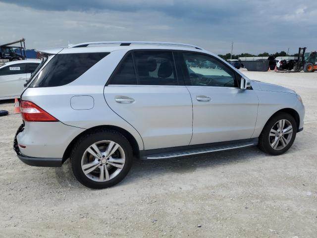 4JGDA5HB0EA408626 - 2014 MERCEDES-BENZ ML 350 4MATIC SILVER photo 3