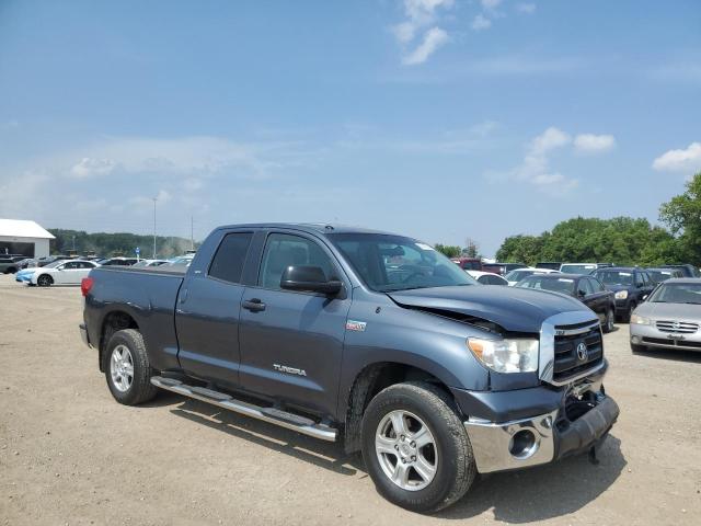 5TFUW5F15AX144245 - 2010 TOYOTA TUNDRA DOUBLE CAB SR5 GRAY photo 4